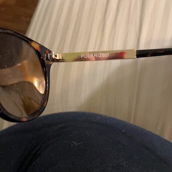 Foster Grant Sunglasses - Picture 6 of 7